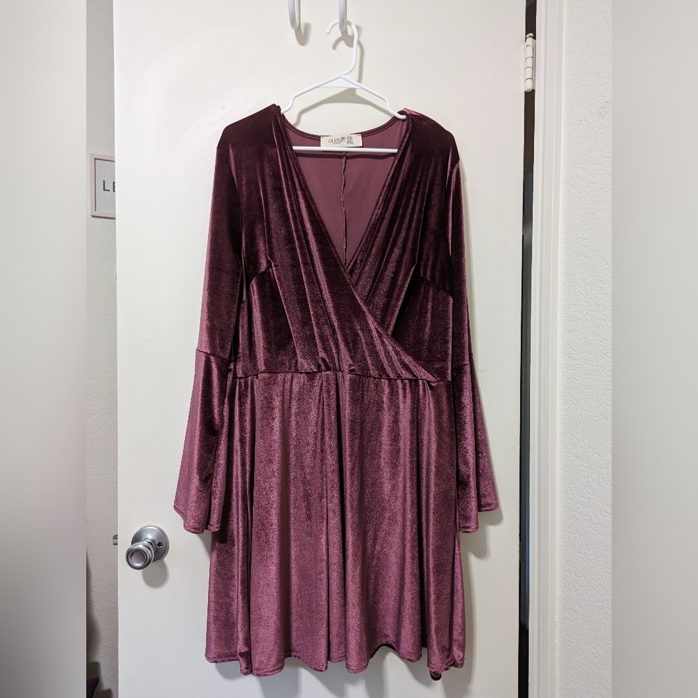 ASOS Plus Flute Sleeve Skater Dress - Picture 3 of 4